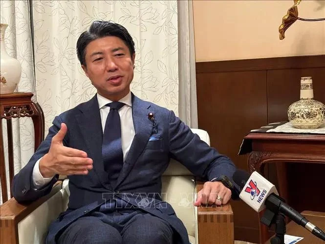 El miembro de la Cámara de Representantes de Japón, Aoyagi Yoichiro, durante la entrevista con la Agencia Vietnamita de Noticias (Fuente: VNA)