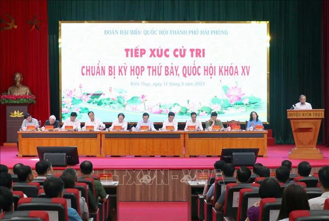 At the meeting with voters in Hai Phong city (Photo: VNA)