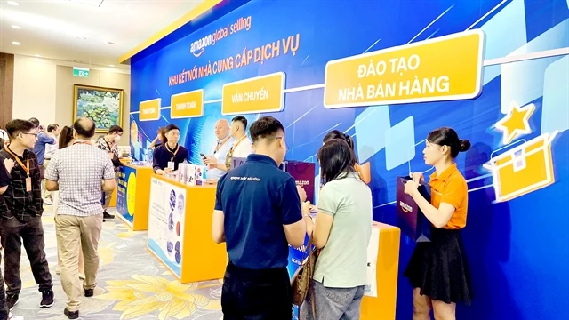 Many Vietnamese businesses are struggling to operate on Amazon mainly due to the platform's high operating and services expenses. (Photo: VNA)