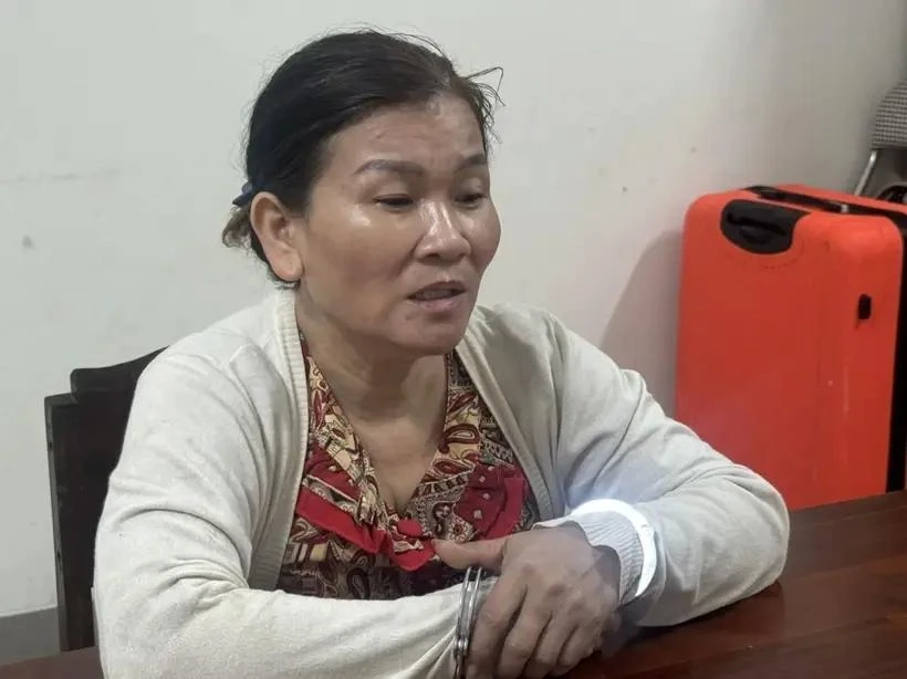 Nguyen Thi Mai, aged 48, is busted in the crackdown. (Photo: VNA)