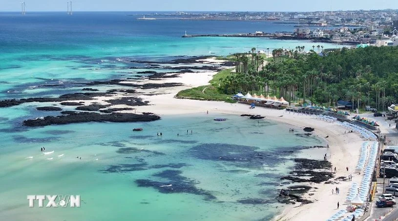 Renowned Hamdeok Beach in Jeju province (Photo: Yonhap/VNA)