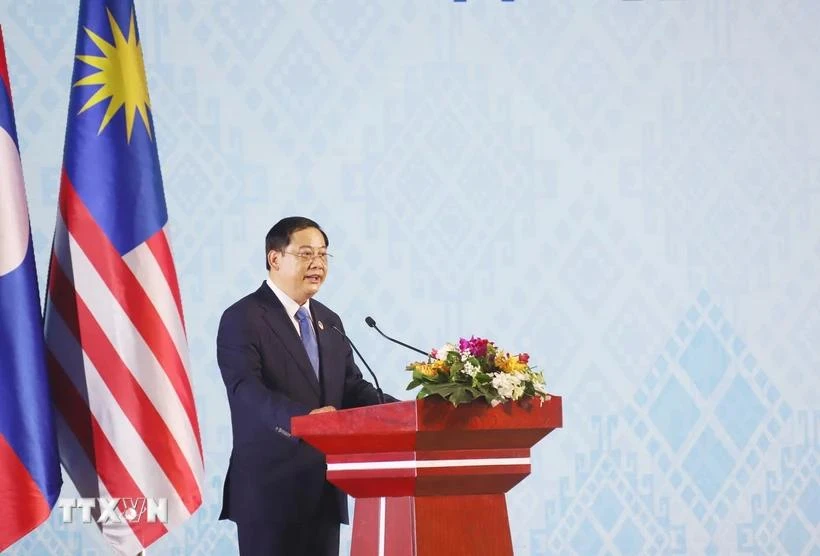 Lao Prime Minister Sonexay Siphandone speaks at the summit. (Photo: VNA)