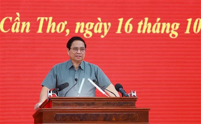 Prime Minister Pham Minh Chinh at the conference in Can Tho city on October 16 (Photo: VNA)