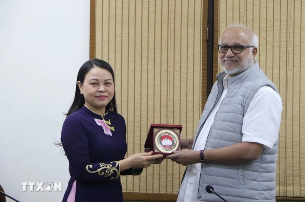 Vice President and General Secretary of the VFF Central Committee Nguyen Thi Thu Ha and head of the Communist Party of India (Marxist)’s committee for external affairs Mariam Alexander Baby. (Photo: VNA)