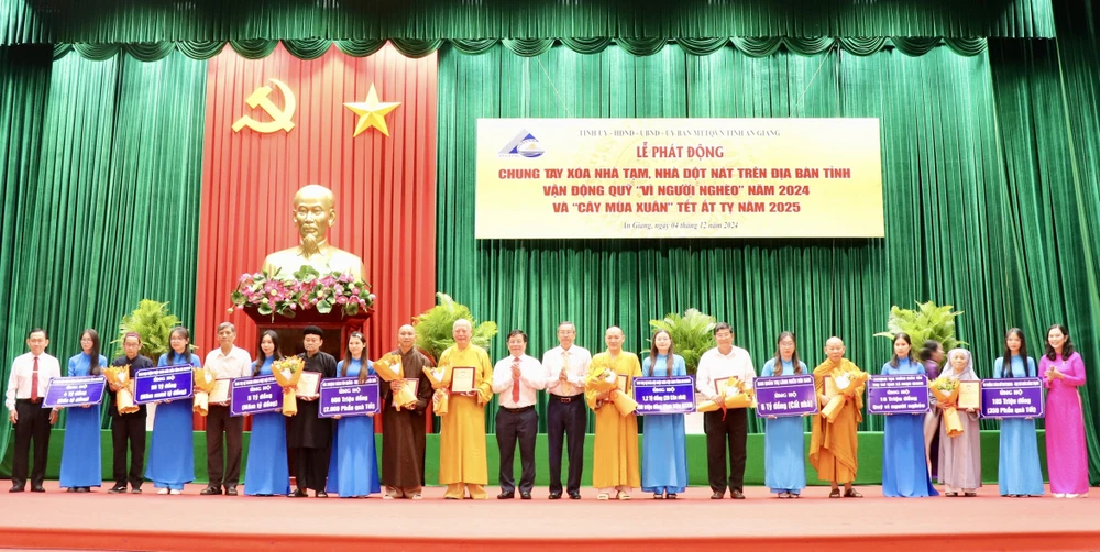 An Giang province launches a campaign to mobilise resources to do away with substandard houses across the locality. (Photo: VNA) 