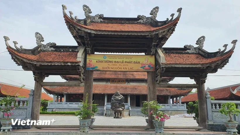 The Lam Son Pagoda in Quynh Yen commune, Quynh Luu district, built entirely with wood, is the largest of its kind in the central province of Nghe An (Photo VietnamPlus)