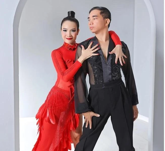 Pham Trung Hoa - Nguyen My Trang ocupan actualmente el puesto 110 en el ranking mundial del WDSF en la categoría de mediana edad. (Foto: thethaovanhoa.vn)