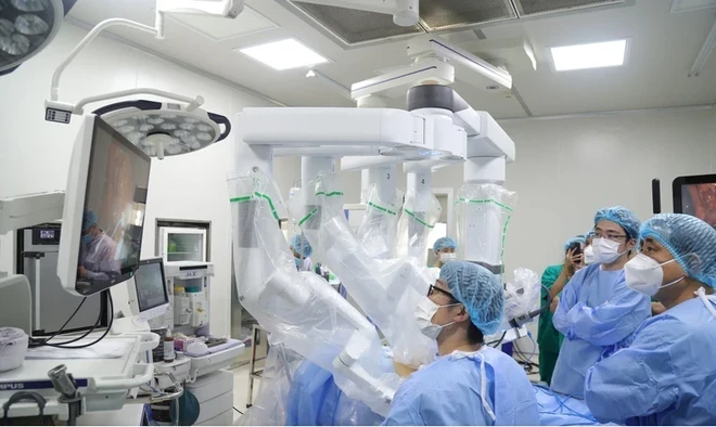 Больницы развивают профессиональный и технический потенциал для современной интенсивной терапии. (Фото: VietnamPlus)