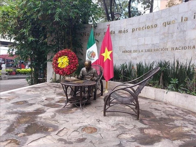 Статуя Дядюшки Хо в Мехико. (Фото: ВИA)