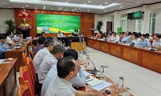 Делегаты принимают участие в конференции по научно-технологическому развитию и инновациям в сельском хозяйстве и развитии сельских районов, которая состоялась 20 мая в Ханое. (Фото: nongnghiep.vn)
