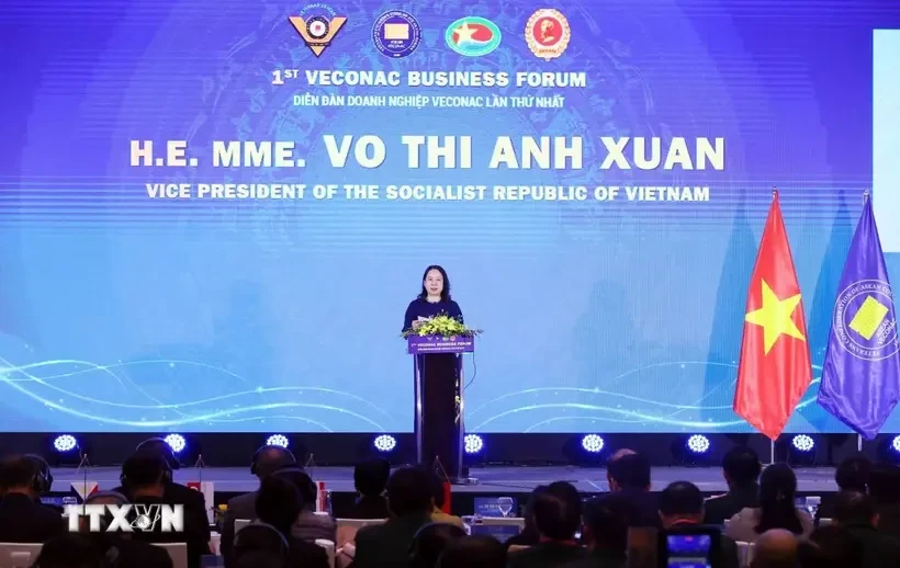 La vicepresidenta vietnamita, Vo Thi Anh Xuan, participó en la inauguración del primer Foro Empresarial de la Confederación de Veteranos de la ASEAN (Fuente: VNA)