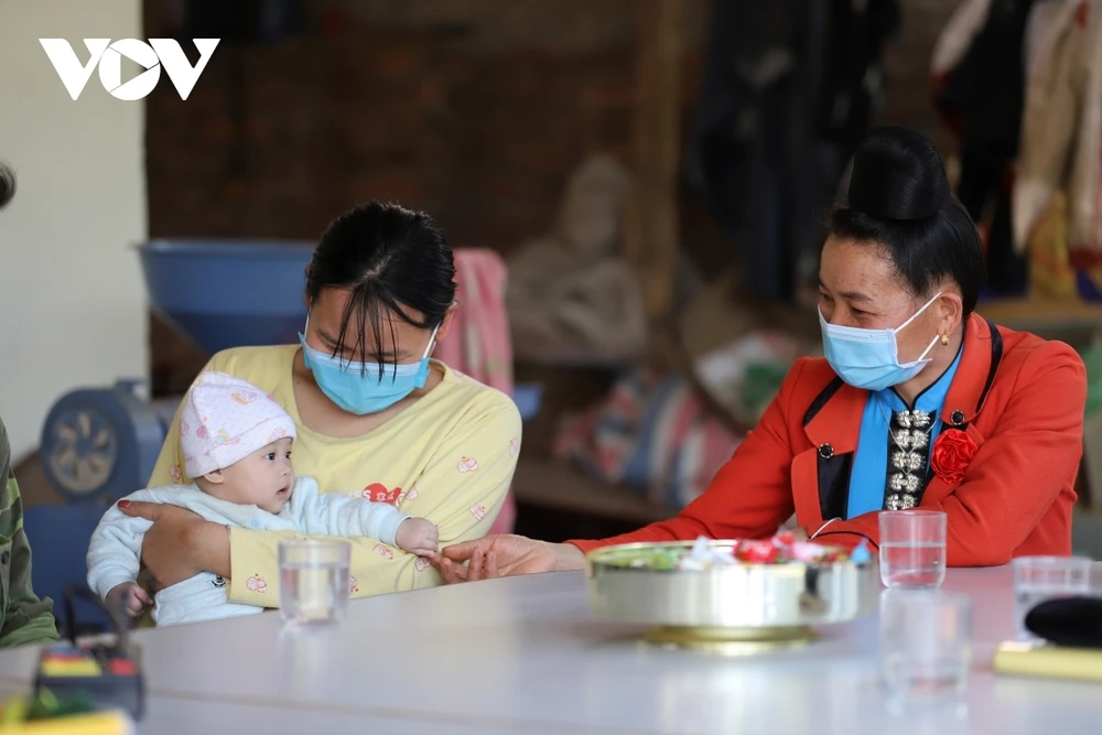 Soins de santé communautaires dans la province montagneuse de Son La. Photo: VOV 