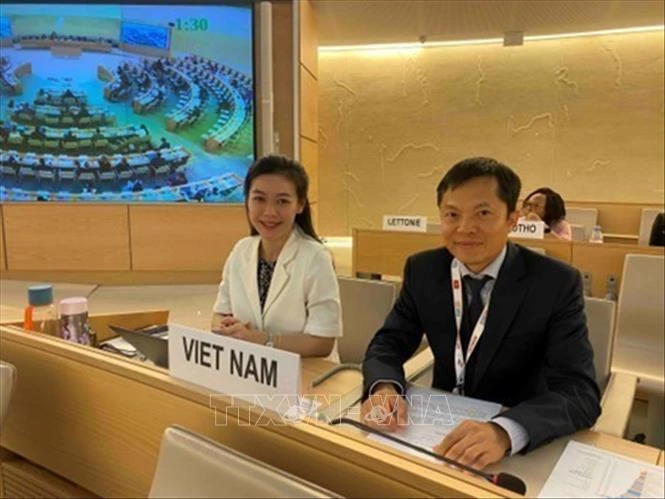 La délégation vietnamienne à la 56e session du Conseil des droits de l’homme de l’ONU. Photo : VNA