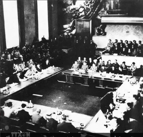 Ouverte un jour après la victoire de Diên Biên Phu voici 70 ans, la conférence de Genève s’est terminée par l’adoption des accords rétablissant la paix en Indochine. Photo d'archive: VNA