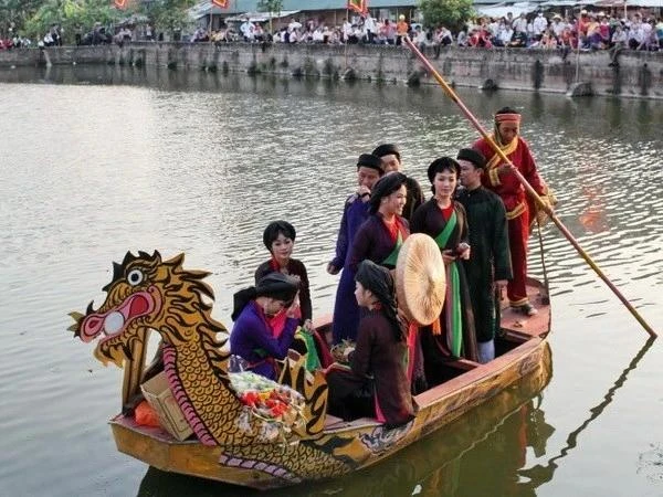  La fête de Lim, une fête culturelle très originale des villages de quan ho de la province de Bac Ninh, se tient du 12e au 14e jour du 1er mois lunaire. Photo: VNA