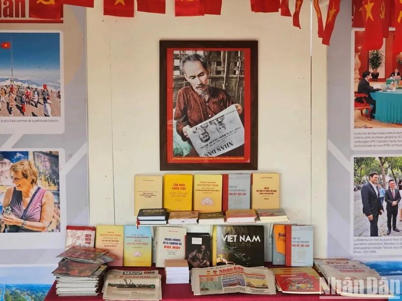 Le stand du journal Nhân Dân à la Fête de l’Humanité 2024. Photo : nhandan.vn