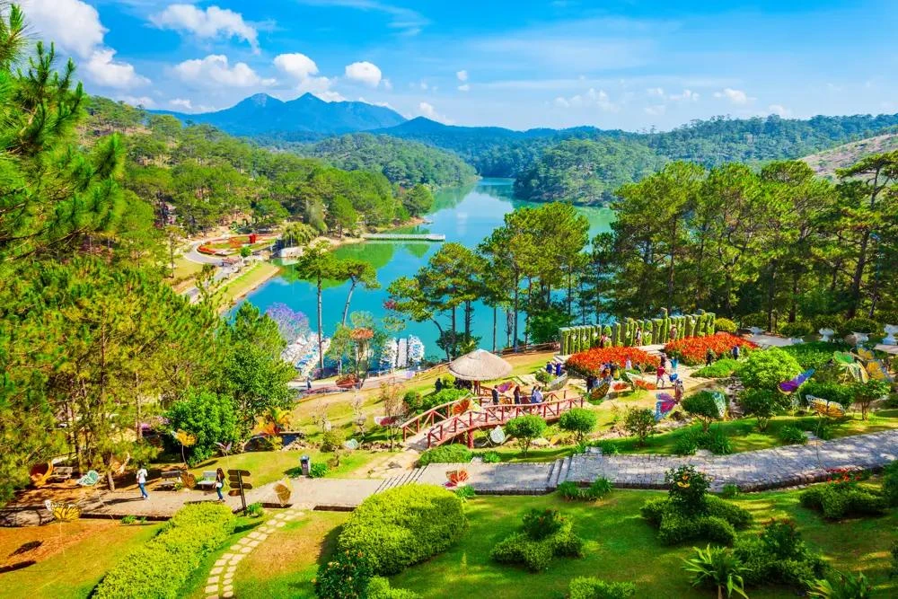 La vallée de l’Amour, un site emblématique de Dà Lat qui enchante les visiteurs par sa beauté naturelle et son ambiance romantique. Photo : createtravel.tv