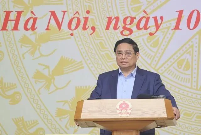 Le Premier ministre Pham Minh Chinh a lancé une campagne nationale pour éliminer les habitations temporaires et délabrées d’ici à la fin 2025. Photo : VNA