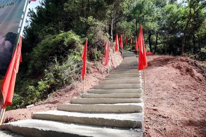 Une route pour inspecter les bornes frontières à Lang Son. Photo : VNA