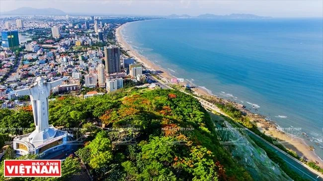 Bà Ria-Vung Tàu bénéficie de la générosité de la nature, avec de longues plages, des étendues de sable doux et une eau de mer limpide. Photo: VNP