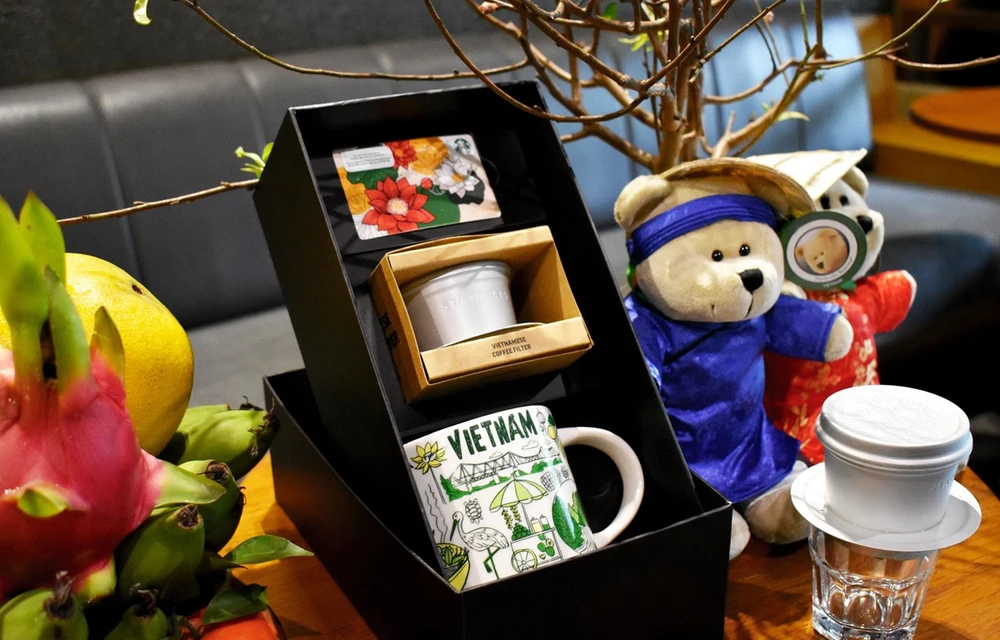 Starbucks Vietnam introduces a range of exclusive new designs celebrating Vietnamese culture, including a Vietnam Coffee Filter, a Vietnam Been There Collection Mug, and a Vietnam Starbucks Card. 