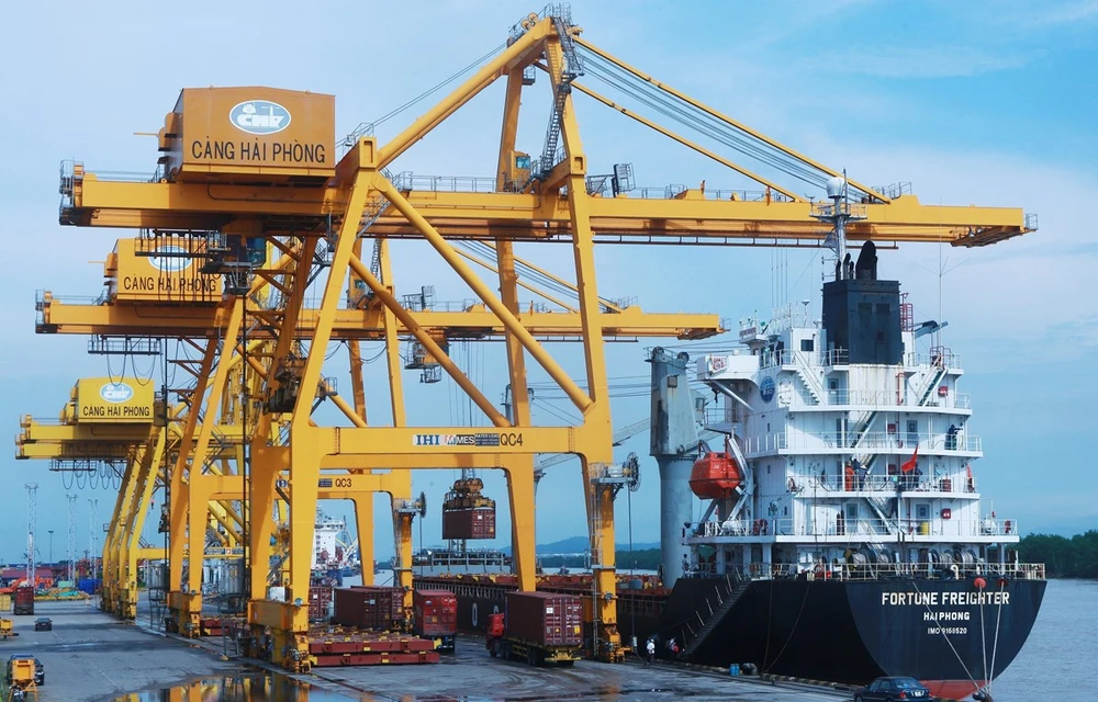 Import-export activities continue improving in February despite COVID-19 challenges (Photo: VNA)