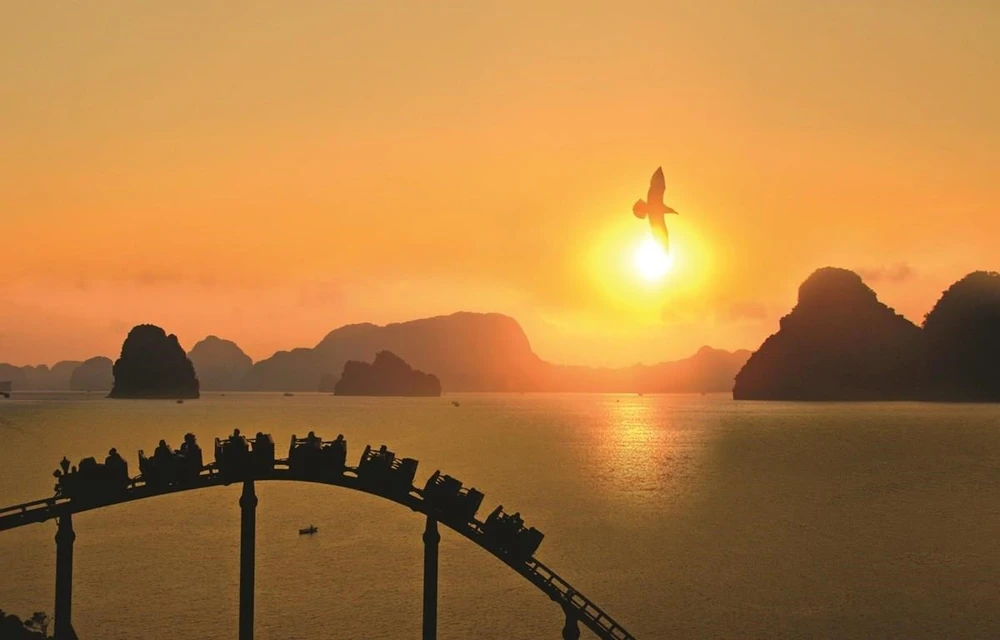 Ha Long Bay at dawn. (Photo: VietnamPlus) 