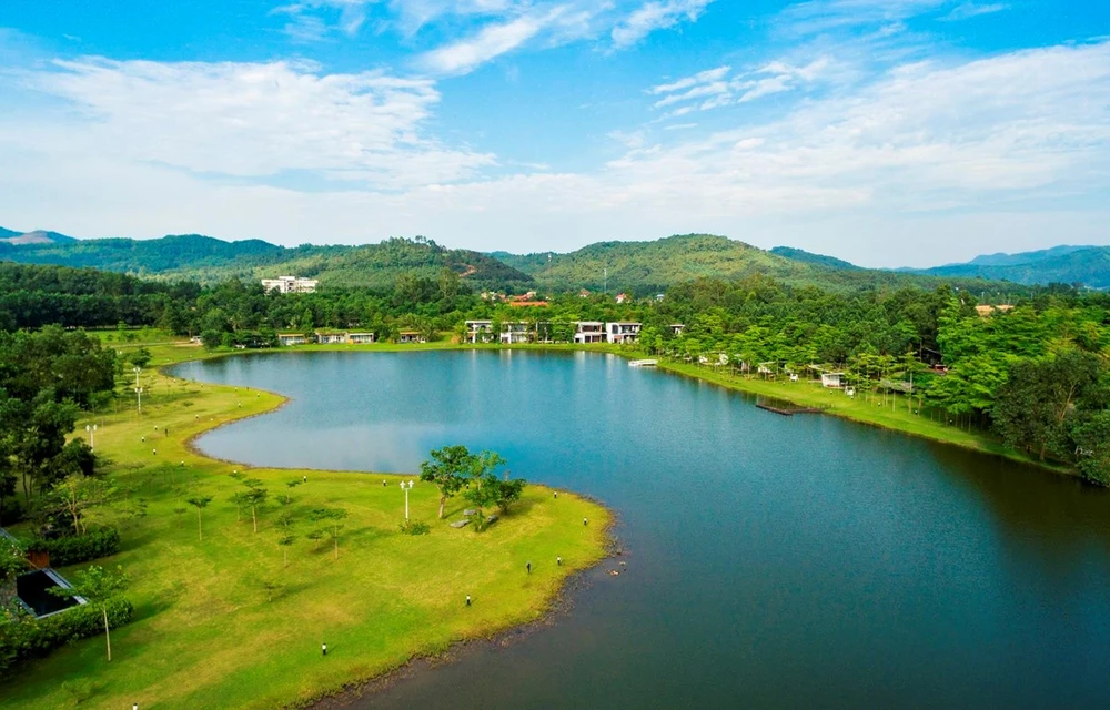 Tourism close to nature is now a favourite choice of tourists. (Photo: VietnamPlus)