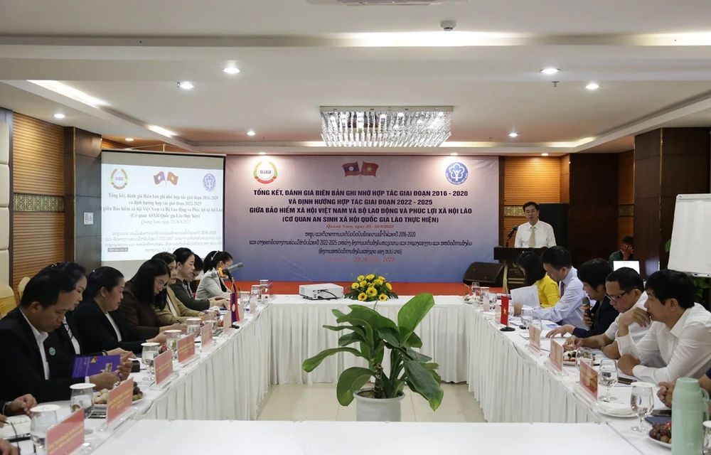 Vietnam, Laos enhance cooperation in social security