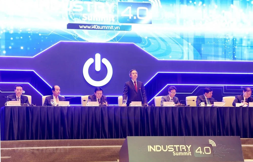 At the Industry 4.0 Summit in Hanoi on October 3 (Photo: VietnamPlus).