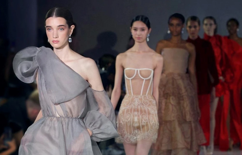 Hung’s collection at the spring/summer 2020 season of London Fashion Week (Photo: VietnamPlus)