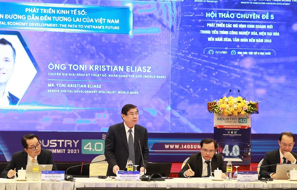 The conference on development of new business models in the industrialisation and modernisation process by 2030 with vision until 2045 held on November 11. (Photo: VietnamPlus)