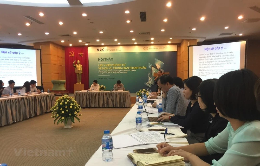 The introduction of regulations on transaction limit for intermediary payment service and e-wallet are introduced to reduce risks (Photo: VietnamPlus)