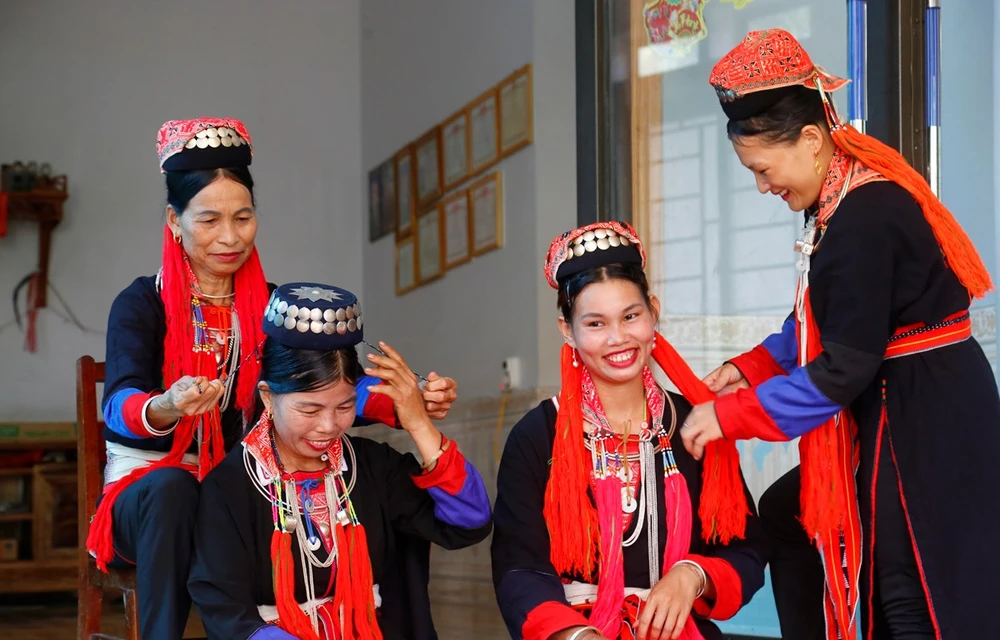 The traditional costume of Dao women in Tuyen Quang province (Photo: VNA) 