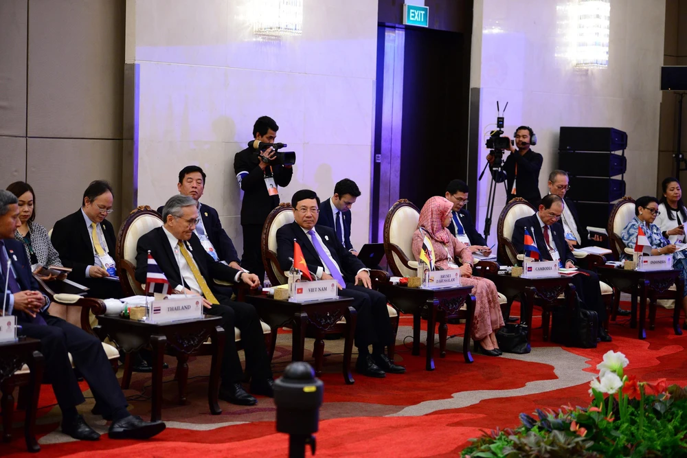 Vietnamese officials active at 52nd ASEAN Foreign Ministers’ Meeting