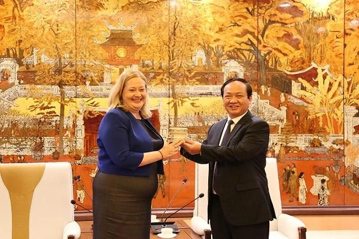 Hanoi always creates optimal conditions for Irish investors: official