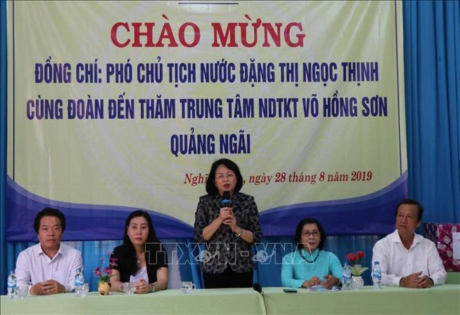 Vice President visits centre for disabled children in Quang Ngai