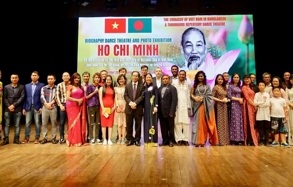 Bangladeshi artists bring Ho Chi Minh’s life to stage