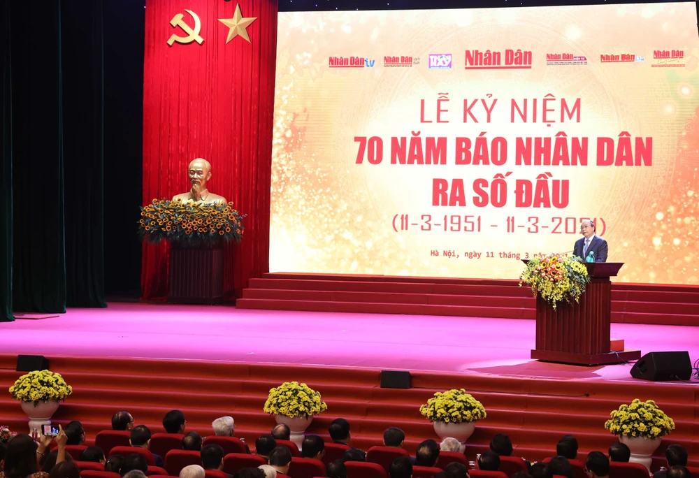 PM attends ceremony marking 70 years of Nhan Dan newspaper’s first ...
