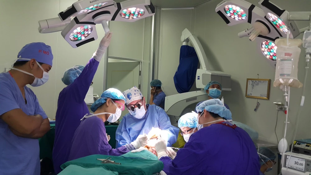 A medical mission from FTW and doctors of Viet-Duc University Hospital perform a surgery in 2017. (Photo courtesy of Viet-Duc University Hospital)