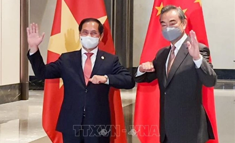 Vietnam-China relations bring substantive benefits to the two peoples: Ambassador