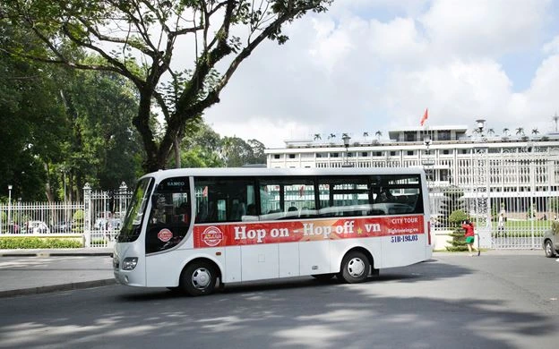 Ofrecen recorrido turístico en autobús por Ciudad Ho Chi Minh 