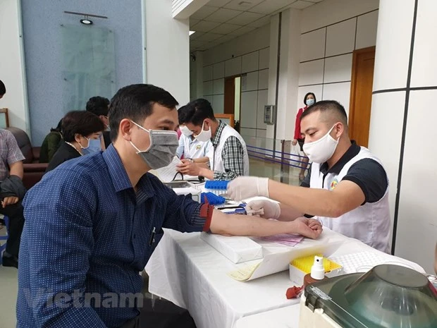 Máximo dirigente político de Vietnam llama a la ciudadanía a donar sangre