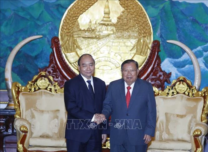 越南政府总理阮春福出席原老挝政府总理西沙瓦·乔本潘大将的国葬仪式
