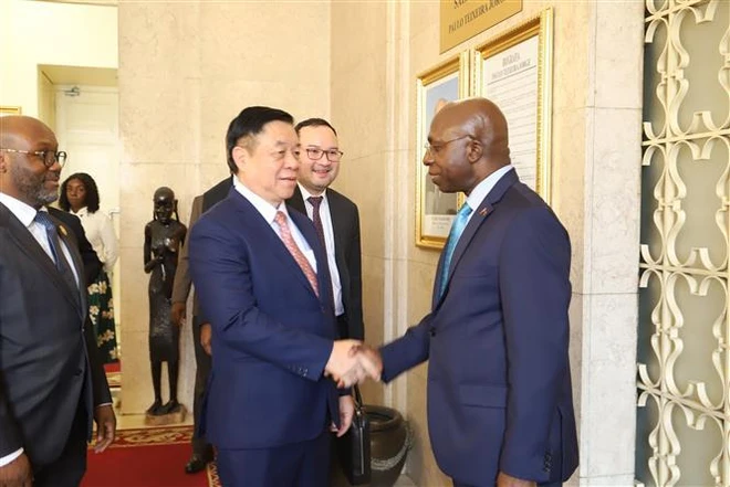 CPV delegation visits Angola to enhance friendship, cooperation 3.jpg