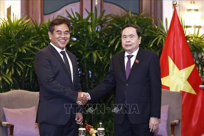 National Assembly Chairman Tran Thanh Man and Founder and Managing Partner of CMIA Capital Partners (CMIA) Lee Chong Min (Photo: VNA)