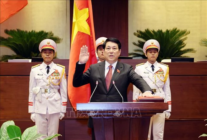 State President Luong Cuong takes the oath in front of the National Assembly and people nationwide on October 21. (Photo: VNA)