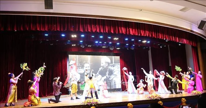 An art performance at the opening ceremony of the 19th Vietnam Culture Week in Cambodia (Photo: VNA)