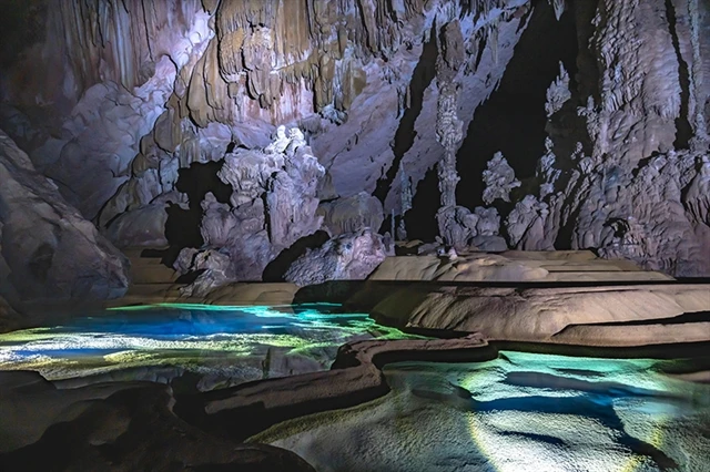 Cave exploration tours always attract tourists to Phong Nha-Ke Bang National Park. (Photo: bvhttdl.gov.vn)
