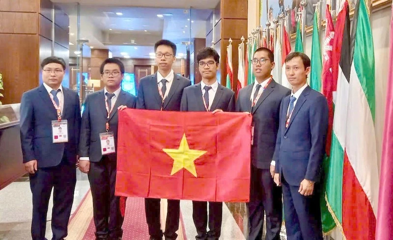 The Vietnamese students claim two golds, one silver and one bronze at the 36th International Olympiad in Informatics hosted by Egypt from September 1-6. (Photo: VNA) 